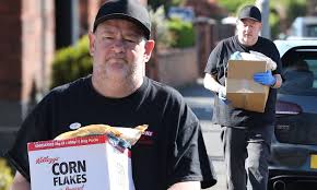 Johnny vegas has shown off his impressive weight loss transformation on social media, a month after first revealing that he has adopted a healthier eating regime. Johnny Vegas Wears Protective Gloves As He Delivers Food Parcels To The Vulnerable In His Hometown Daily Mail Online
