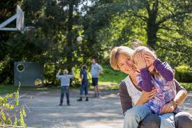 Among von der leyen's measures to address germany's low birth rate were the implementation of paid parental leave from work following the birth of a child and a. Mutterschaft Leseprobe Gesucht Die Neue Mutter Geo