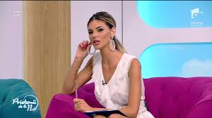 @neatzacurazvansidani_oficial prietenii de la 11/ antena 1. How Can I Not Watch This By Tv Babes