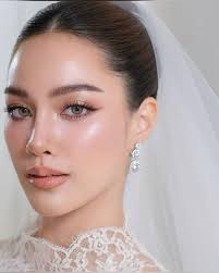 Hair and makeup artist for photoshoot in Kensington?