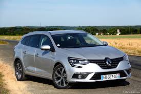 Comme ce dernier (lire notre essai), elle hérite notamment du nouveau moteur diesel 2.0 dci 160 ch. Essai Renault Megane 4 Estate Dci 110 Edc Vivre Auto