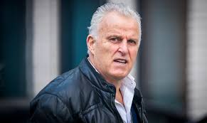De vries cor van hout als zijn beste vriend beschouwde omdat deze mede eigenaar was van de hoe het ook zij peter r. Peter R De Vries 1956 2021 Misdaadbestrijder Zonder Angst Werd Martelaar Ew