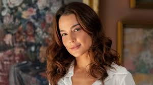Atriz que faz a Bruna em Quem Ama Cuida namora galã global que também está na novela