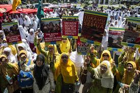 You can be a muslim in myanmar but you should have to dress yourselves, eat food, decorate yourselves like the burmese, rakhines and other buddhist communities in myanmar. 5 Things About Myanmar S Rohingya Muslim Minority Group Se Asia News Top Stories The Straits Times