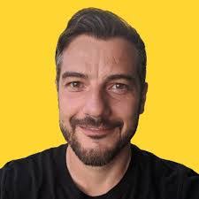 Paralee Johnson's Instagram, Twitter & Facebook