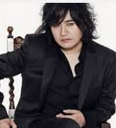 He was referred to by fans as the demon lord or the devil for his charismatic stage presence. ì‹ ëŒ€ì²  ì•„ë²„ì§€ ì‹ ì¤'í˜„ ì‹ ëŒ€ì²  ì‹ í•´ì²  ëª…ì˜ˆí›¼ì† ìœ„í—˜ì—ë„