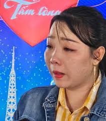 ❤️ Cô gái miền Tây không biết chữ, ai kêu gì làm nấy, gửi tặng bà con miền  Bắc 50 triệu. "Coi tivi là khóc, tối ngủ không có được"...