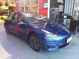 Check out our tesla model 3 selection for the very best in unique or custom, handmade pieces from our car parts & accessories shops. Jual Mobil Tesla Model 3 2020 Standard Range Plus Di Dki Jakarta Automatic Sedan Biru Rp 1 500 000 000 6647356 Mobil123 Com