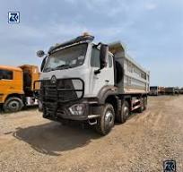 Sinotruk HOWO New LHD/Rhd 8X4 371HP 50t 12 Wheels Dumper/Tipper/Dump Truck Price for Mining/Construction