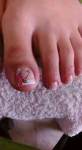 Usa tu imaginación y pinta esas uñas con blanco y negro! Unas Pintadas De Los Pies Decorados De Unas