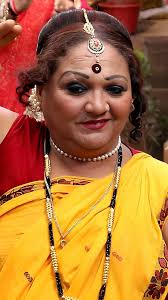 Transgender Shabnam Mausi : केवळ दोन वर्षे शिक्षण; पण 12 भाषांचे ज्ञान  असलेल्या शबनम मौसी | India First Transgender MLA Shabnam Mausi Political  Journey | Sarkarnama