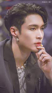 Lay started his own new company called chromosome entertainment on wednesday october 7, 2020. Lay Exo Thailand Home Facebook