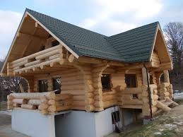 Este povestea unei vizite făcute în zona pentru a afla cât mai multe despre cei care construiesc case cu sistem canadian de îmbinare a buștenilor. Transilvania Eco Casa Case Din Lemn Rotund