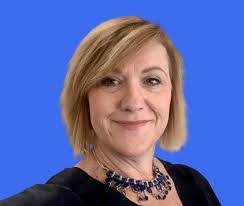 Crystal Mahon's Instagram, Twitter & Facebook