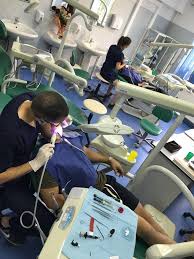 Concurs la facultatea de informatica pentru siteul facultatii, sub patronajul presedintelui universitatii. Centrul Clinic Privat De AsistenÅ£Äƒ MedicalÄƒ DentarÄƒ Titu Maiorescu Universitatea Titu Maiorescu