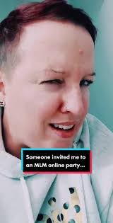 Renee Ginn's Instagram, Twitter & Facebook