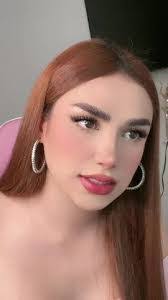 Ellen Styles's Instagram, Twitter & Facebook