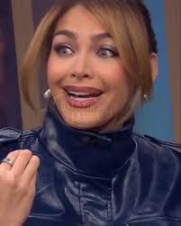 Mamá de Mirciny: 🫶🌸#DíaDeLaMadre “Lo profesional fue parte de mi vida,  pero mi papel más importante fue ser madre”, dice Magaly Morales. Con humor  recuerda que fue “MAPACHO”: madre, padre y chofer.