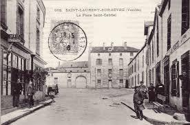 L'altitude moyenne de la commune est de 61 mètres, avec des niveaux fluctuant entre 14 et 77 mètres  1  ,  2 . St Laurent Sur Sevre La Place St Gabriel Vendee Collection 1900 Vendee Gabriel Laurent