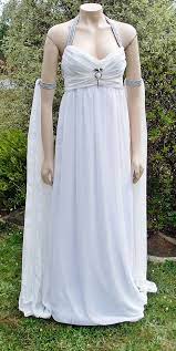 Daenerys Targaryen Wedding Dress Cosplay In White By Annaladymoon On Deviantart Game Of Thrones Dress White Prom Dress Daenerys Targaryen Wedding Dress