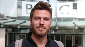 Rick Edwards to replace Nicky Campbell