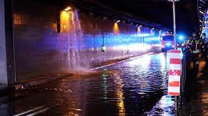 Später ist es wolkenlos und die temperatur steigt auf 25°c. Nonstopnews Unwetterzelle Hinterlasst Zahlreiche Schaden In Baden Wurttemberg Strassentunnel Am Stuttgarter Flughafen Lauft Voll Wasser Zahlreiche Keller Uberflutet Feuerwehren Im Dauereinsatz