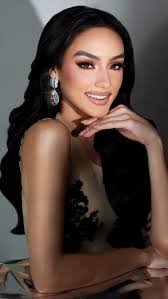 Coral Rivera's Instagram, Twitter & Facebook