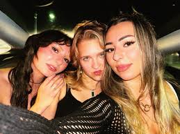 my new drawing, “The Lookout“ is one of several pieces you can find at  @gwentajz this friday, dec 29th, 7-10 pm. come taste some of my personal  fav wines and get yourself