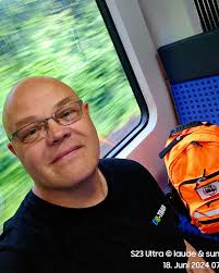 Und schon ist ein Jahr rum!🚂 Ein Jahr lang fester Bestandteil des Teams.  Danke für euren Einsatz. Wir freuen uns auf weitere Jahre! #drtrain  #drfamily #teamwork #bahnbranche #jointheteam #drteam #GemeinsamStark  #teamspirit #lokführer #