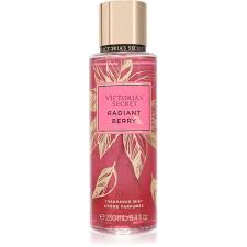 Mis kokulu ürünlerinin yanında, göz alıcı ışıltıyı ve yenilenmişlik hissini hediye eden vücut bakımı ürünleri, kusursuzluğu mümkün kılıyor. Victoria S Secret Radiant Berry Perfume By Victoria S Secret