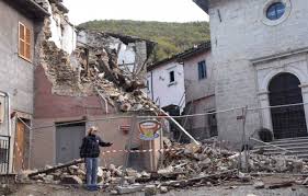 Il sisma si verificò la mattina del 29 aprile 1984, alle ore 07:03, e fece registrare una magnitudo momento di 5.6 ed un'intensità pari all'viii della scala mercalli. Terremoto Centro Italia Tra Marche E Umbria Oltre Quattromila Sfollati Renzi Non Ci Saranno Tendopoli Foto E Video Il Fatto Quotidiano