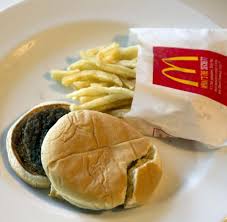 Die preise wurden der preisliste eines lokals in m nchen entnommen. Teure Zutaten Fastfood Riese Mcdonald S Erhoht Die Preise Welt