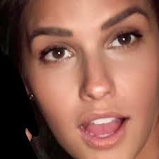 Liz Marks (@Duhmazing)