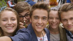 See more ideas about desene animate, băieți drăguți, desene. Un Nou Serial La Disney Channel Din 1 Februarie Alex Si Trupa Sfatulparintilor Ro