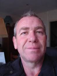 Notre revue parle de Vous: Contacts