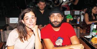 Σε ένα καλοκαίρι που κάθε συναυλία μοιάζει με ουτοπία, η μαρίζα ρίζου έρχεται να μας συναντήσει στις 30 αυγούστου στην. Titloi Teloys Sth Sxesh Gnwstoy Zeygarioy Ths Sooympiz Gossip Tv Gr