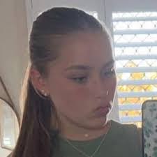 Kellie Cohen's Instagram, Twitter & Facebook