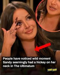 Sandy Hickey's Instagram, Twitter & Facebook