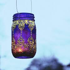 These decorating glass candle jars are not only aesthetically appealing but also are very durable and can last for a long time even after daily rough usages. 43 Mason Jar Crafts Diy Decorating Ideas For Outdoors
