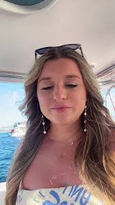 Diana Callahan's Instagram, Twitter & Facebook