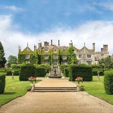 Eastwell Manor Stunning Wedding Venue In Kent Kent Wedding Venues Luxury Wedding Venues Barn Wedding Venue