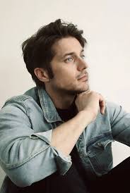 Que tous tes rêves se réalisent en cette nouvelle année. || May all your  dreams come true in this new year. 🙏🏻🥂🤍 📸: Guillaume Marbeck, AZ  Factory-Alber Elbaz-Victor Boyko, Say Who Italia,