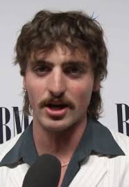 Benson Boone: Comparisons to Freddie Mercury