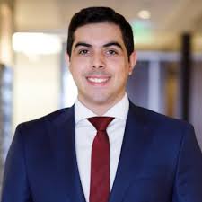 Na última sexta-feira (05/07/2024) defendi minha monografia com o tema:  "Poder conglomerado e controle de condutas unilaterais no CADE".