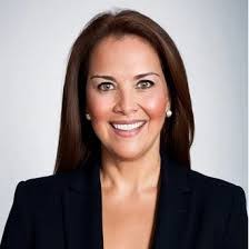 Lynette Davenport's Instagram, Twitter & Facebook