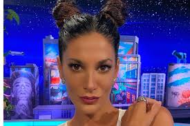 Make social videos in an instant: Silvina Escudero Enfurecida Por Un Control De Alcoholemia
