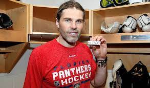 The ageless jaromir jagr linda cohn sits down with panthers winger jaromir jagr, who gives us a glimpse into his personality. Jaromir Jagr 1 900 Points Countless Stories Nhlpa Com