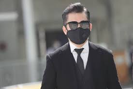 Imagesize = 150px name = terence cao 曹国辉 birthname = birthdate = 6 october 1967 (age 40) cao is best known for his roles (many times as lead actor) in television dramas on mediacorp tv. Qcaila9v1l17pm