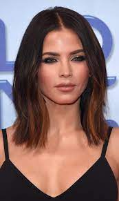 The style is suitable for people with straight hair. 15 Medium And Shoulder Length Hairstyles For Women
