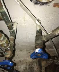 If the bubble is through the valve, you only need to tighten the valve core to stop leakage. Leaking Kitchen Stop Valve Plumbing Zone Professional Plumbers Forum
